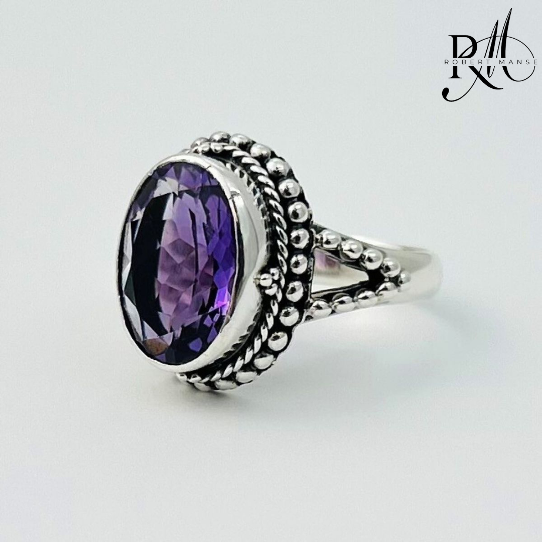 Bali RoManse Oval Sterling Silver Ring with Beaded Detail