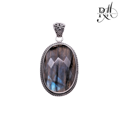 Bali RoManse Labradorite Oval Sterling Silver Pendant