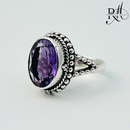 Bali RoManse Oval Sterling Silver Ring with Beaded Detail